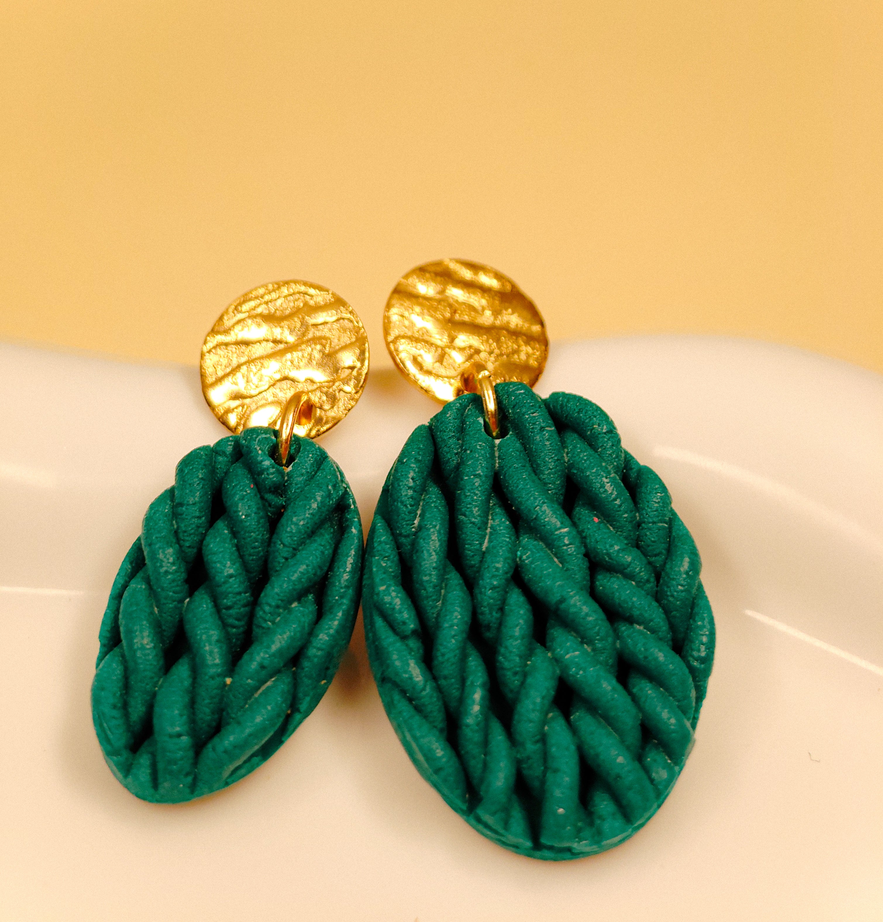 Knitted Evergreen - Ovals