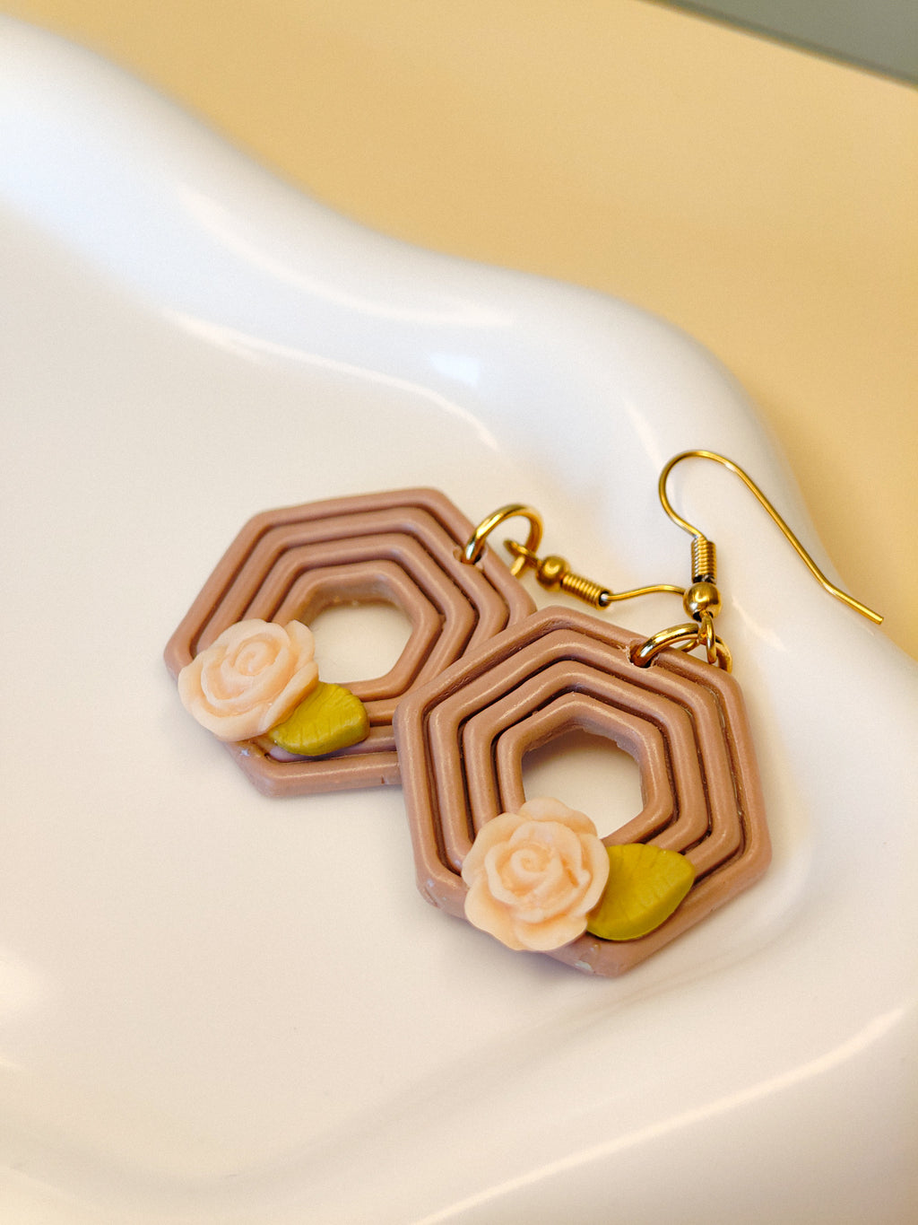 Garden Geometry – Sandstone Flower