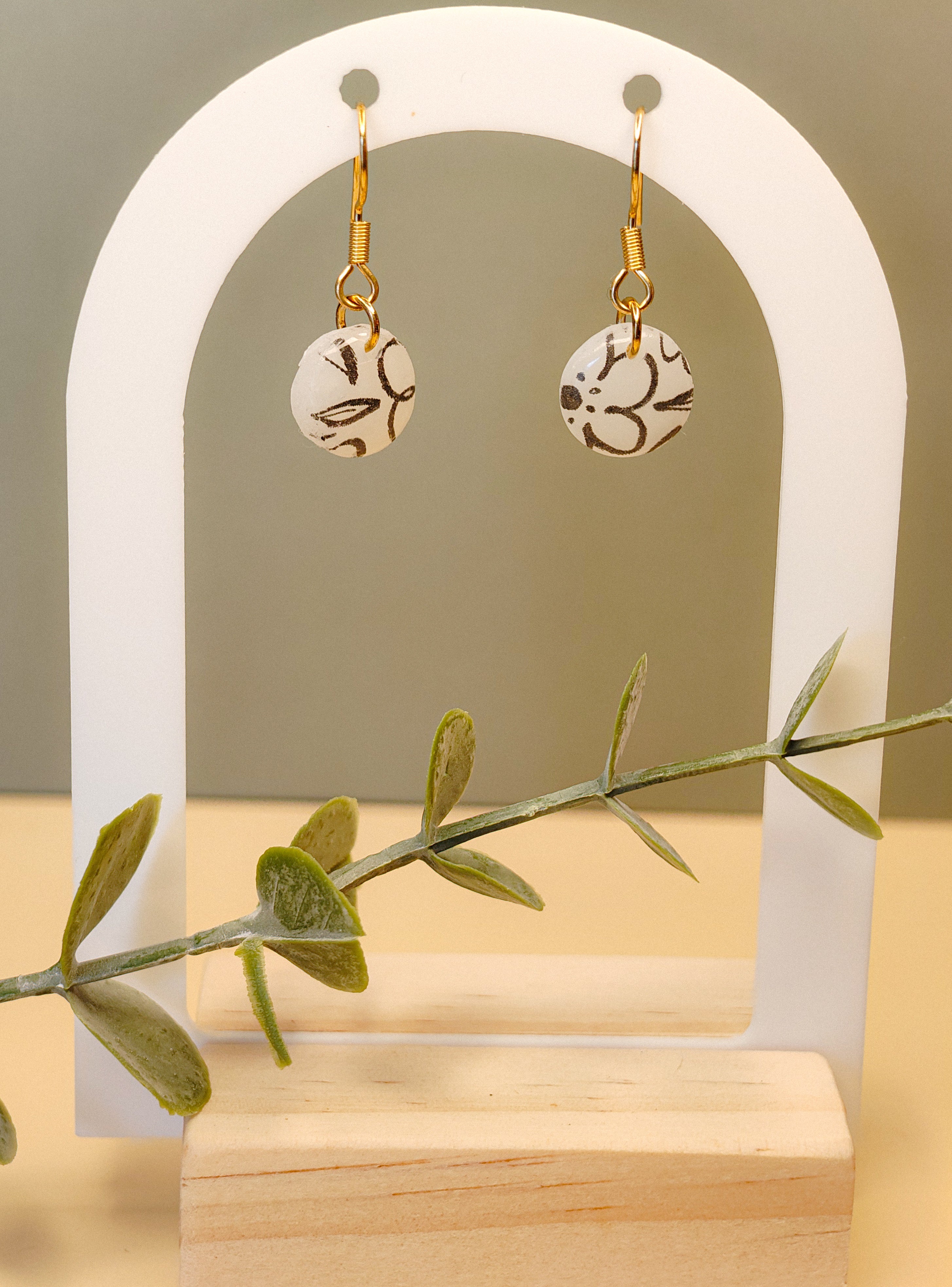 Black & White Blossoms - Noira