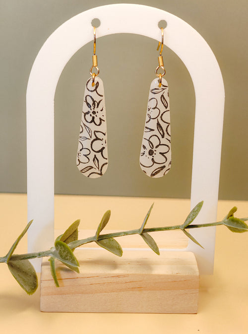 Black & White Blossoms - Floraline