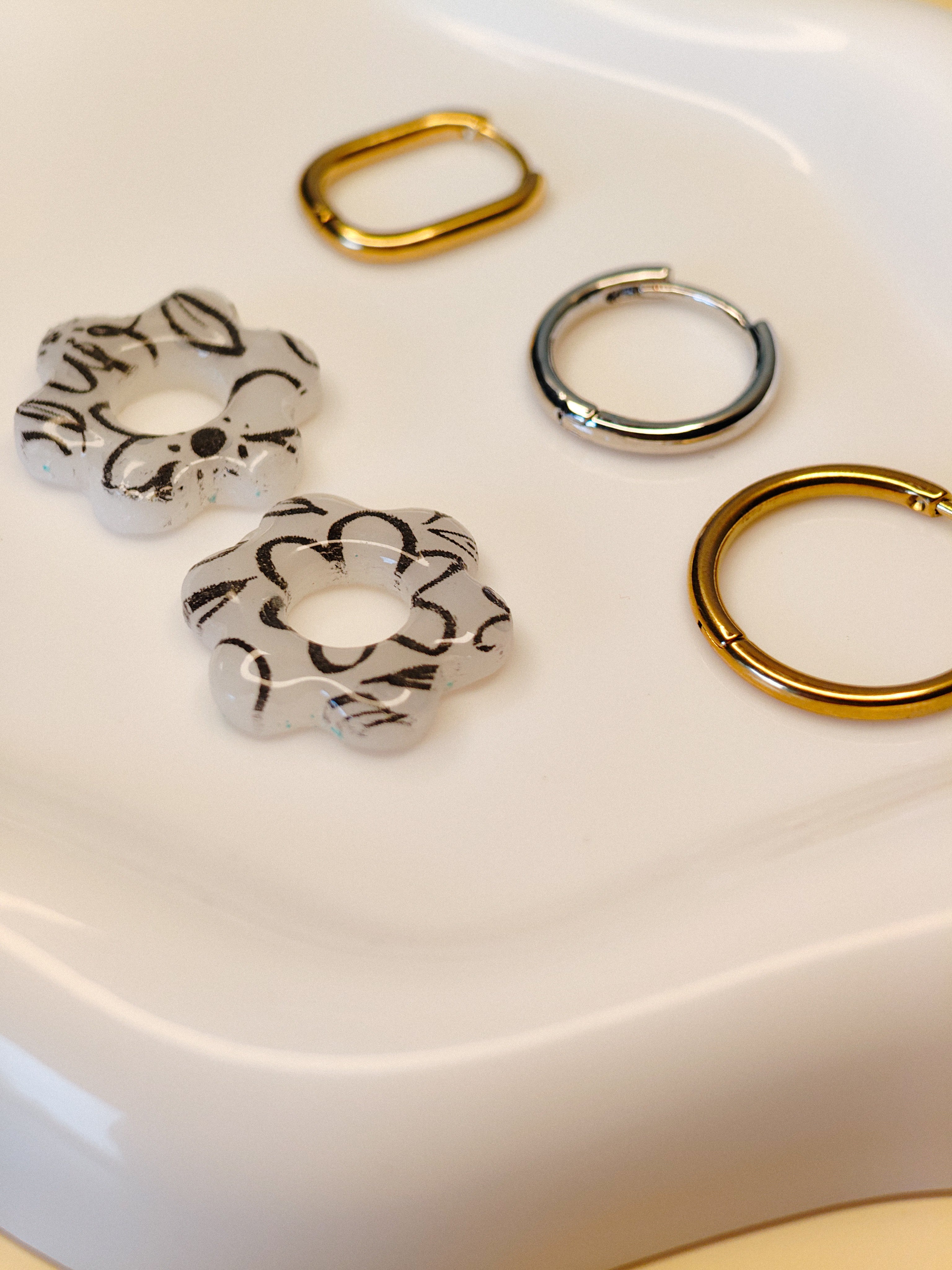 Black & White Blossoms - Ink Flower Mix&Match