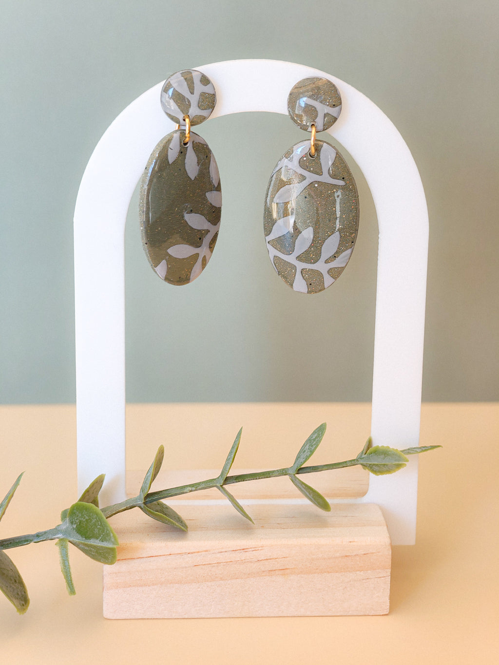 Terra Elegance – Olive Leaf