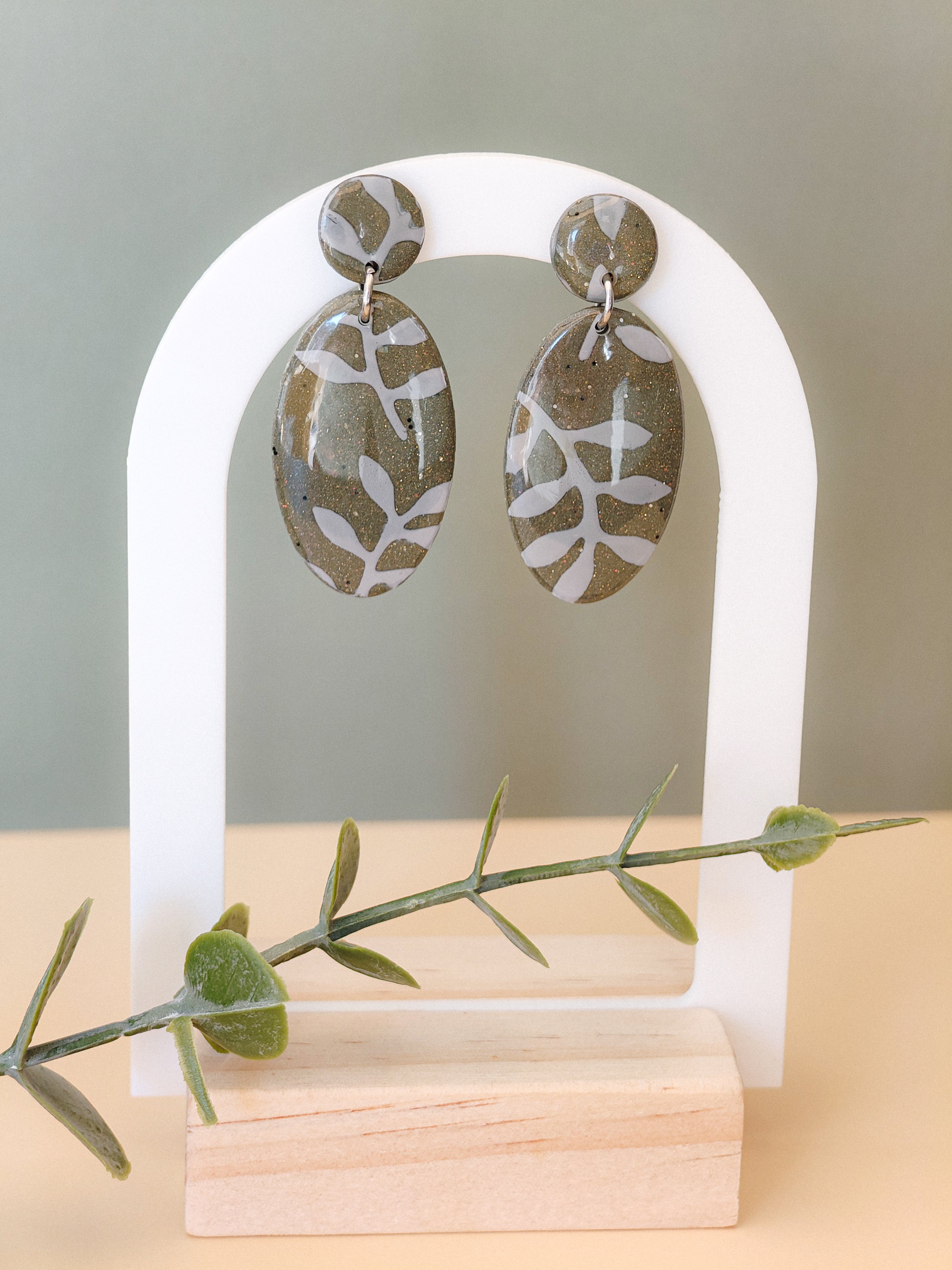 Terra Elegance – Olive Leaf