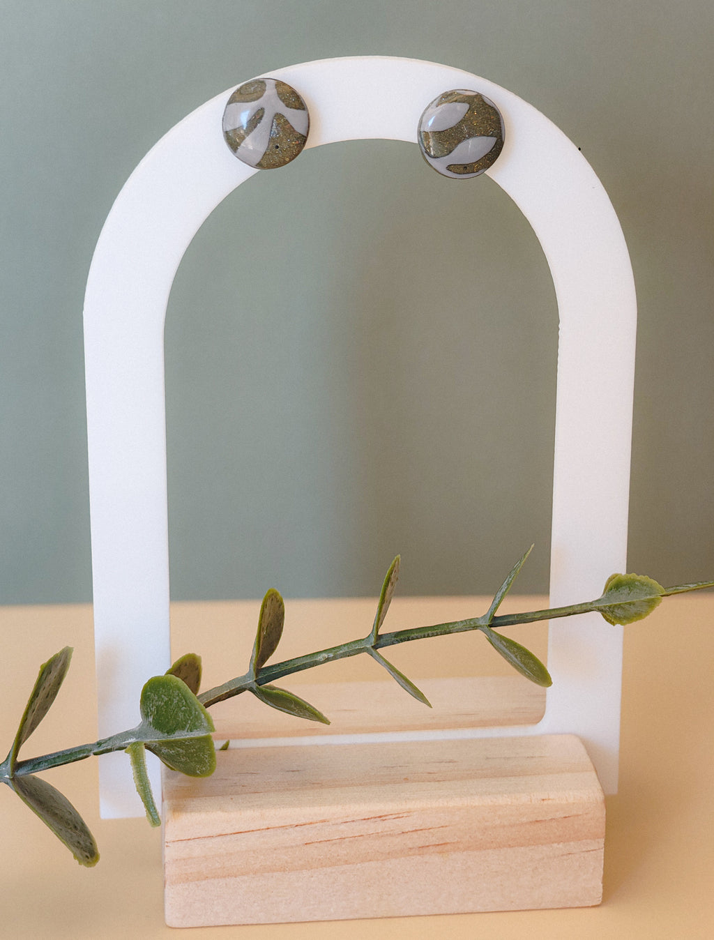 Terra Elegance – Olive Studs
