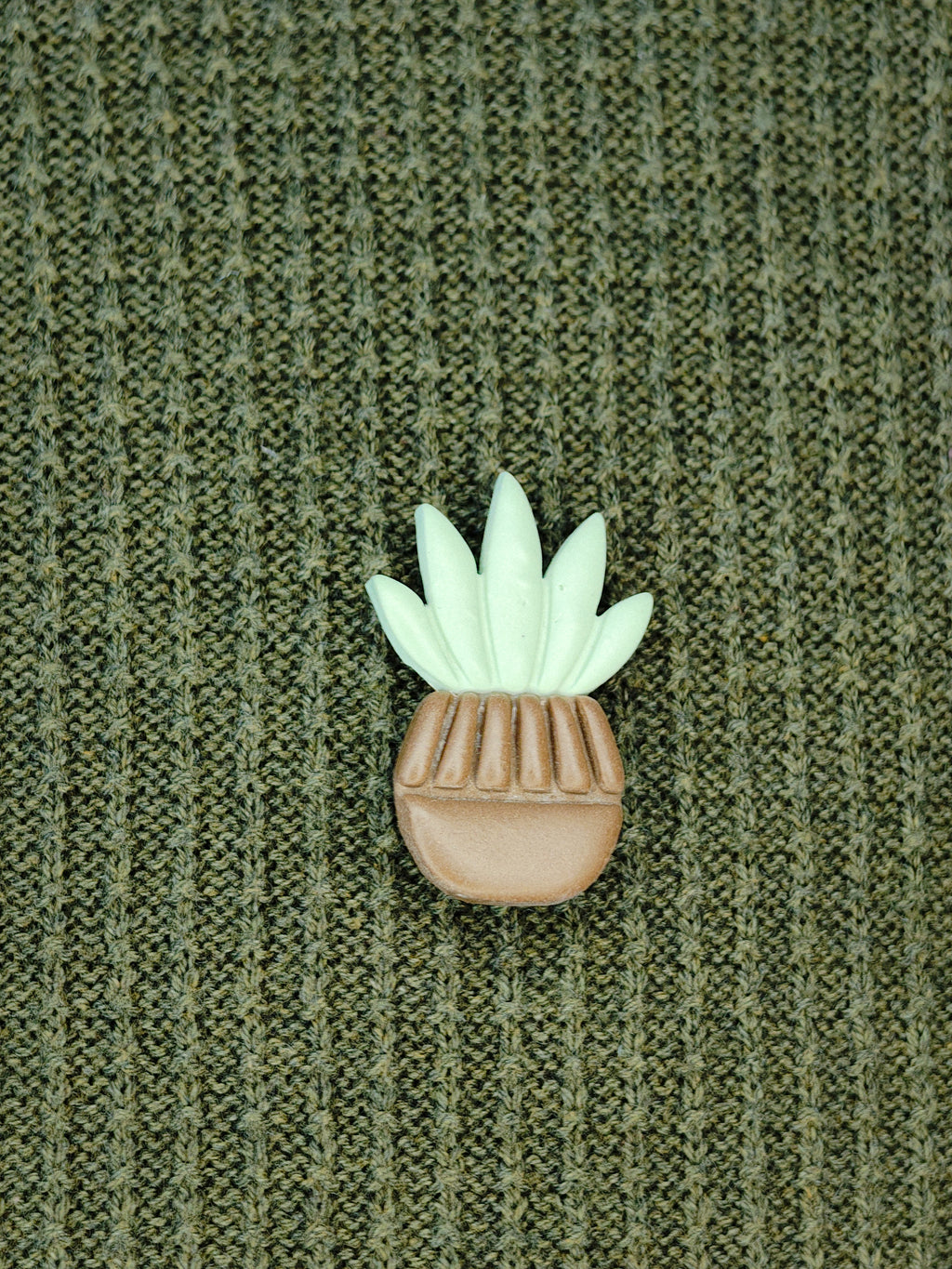 Soft Aloe Pin