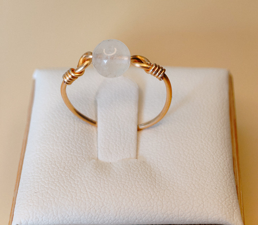 Golden Thread - Loop - White - Ring
