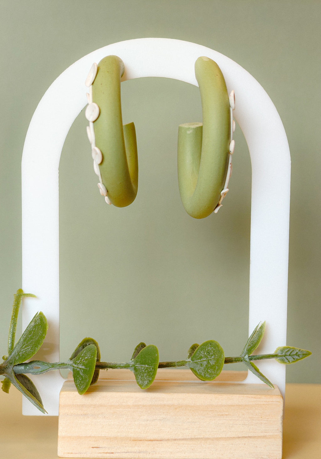 Tender Twigs - Olive Loop