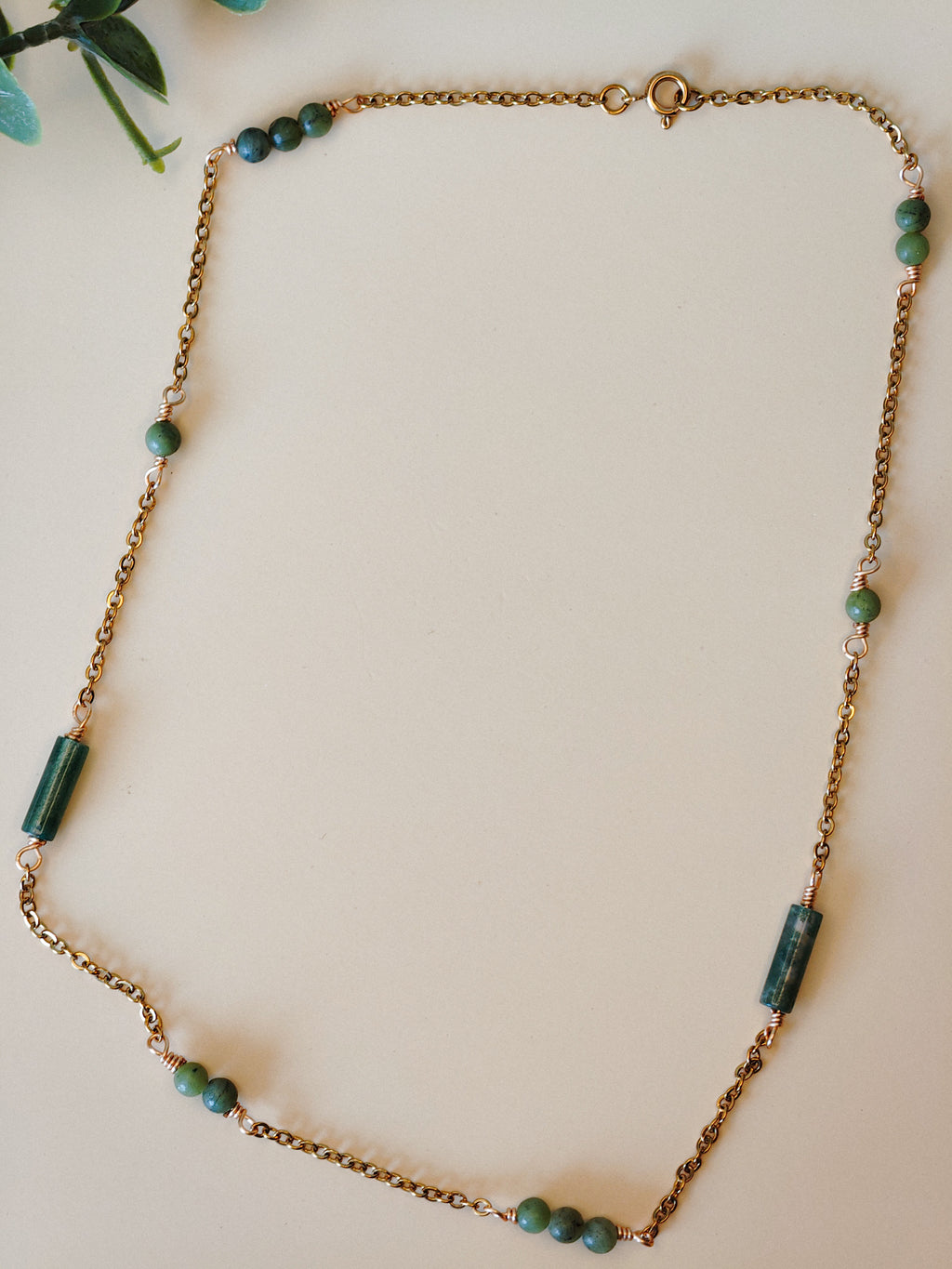 Golden Thraed - Cluster - Green - Necklace