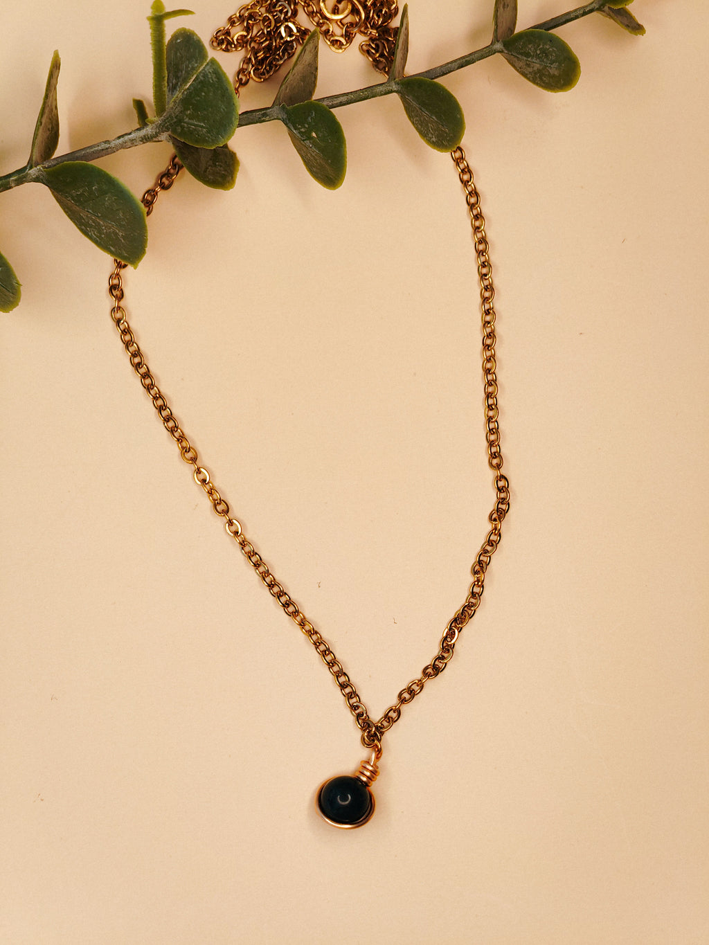 Golden Thread - Drop - Dark Green - Necklace